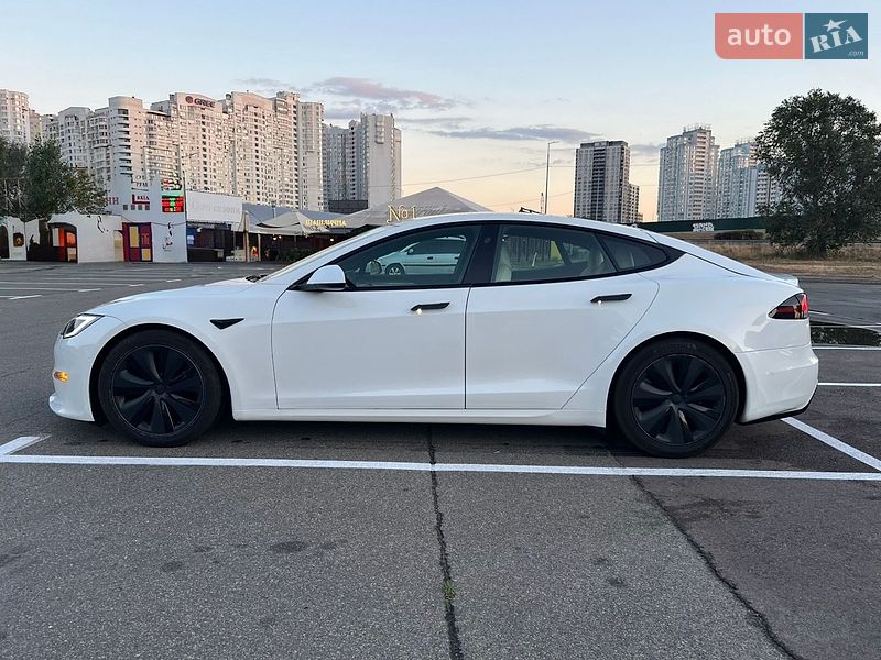 Лифтбек Tesla Model S 2022 в Львове