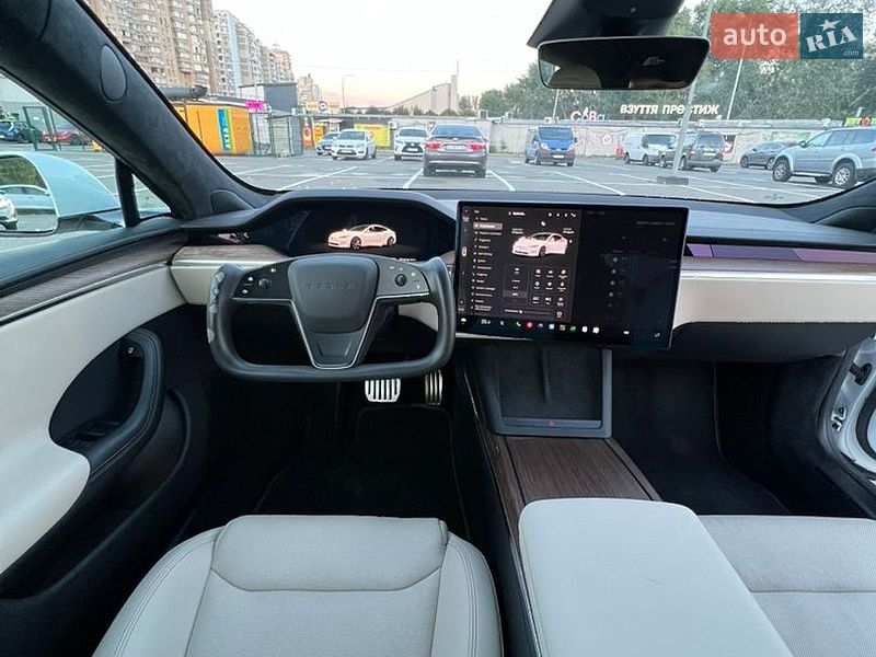 Лифтбек Tesla Model S 2022 в Львове