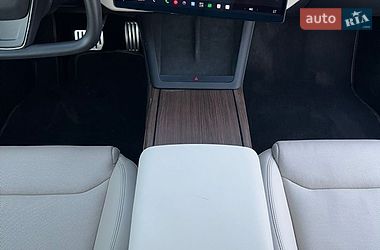 Лифтбек Tesla Model S 2022 в Львове