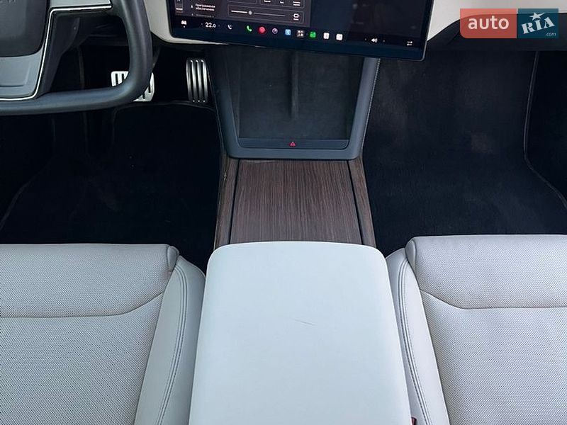 Лифтбек Tesla Model S 2022 в Львове