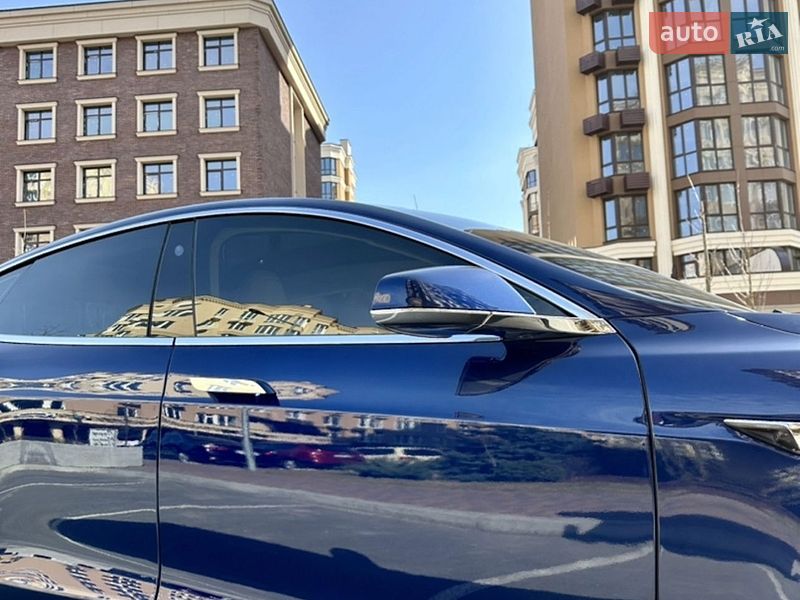 Лифтбек Tesla Model S 2018 в Киеве фото 4 Лифтбек Tesla Model S 2018 в Киеве