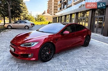 Лифтбек Tesla Model S 2019 в Черновцах