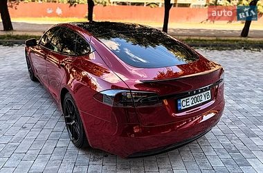 Лифтбек Tesla Model S 2019 в Черновцах