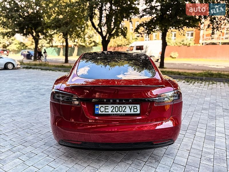 Лифтбек Tesla Model S 2019 в Черновцах
