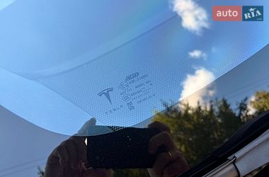 Лифтбек Tesla Model S 2019 в Черновцах