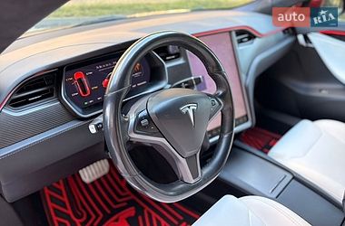 Лифтбек Tesla Model S 2019 в Черновцах