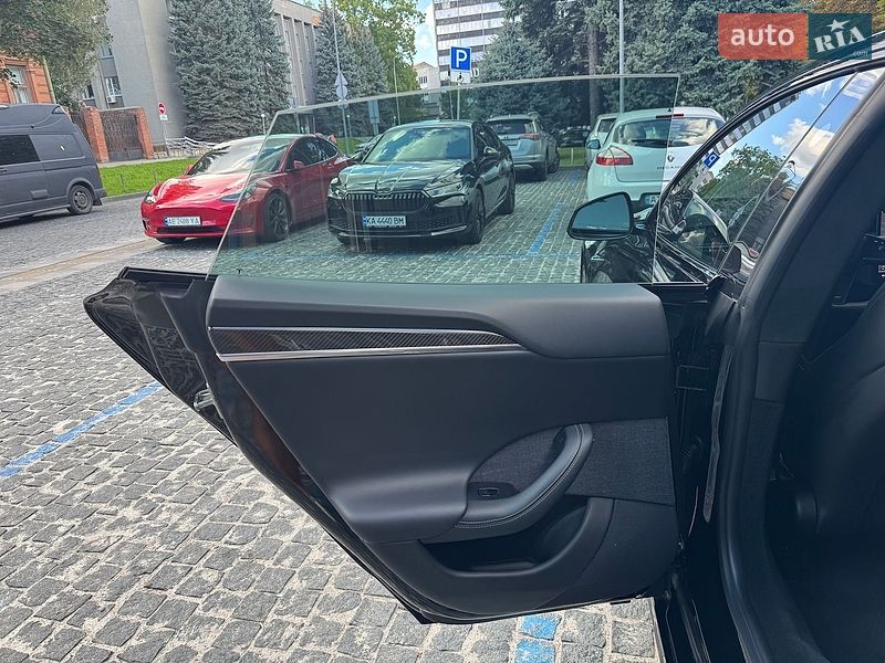 Ліфтбек Tesla Model S 2022 в Дніпрі