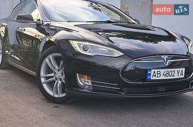 Ліфтбек Tesla Model S 2015 в Вінниці