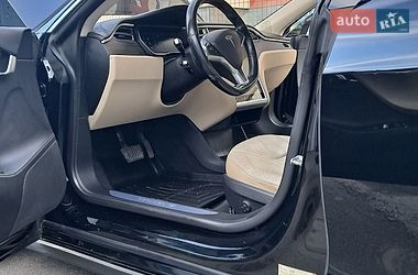 Ліфтбек Tesla Model S 2015 в Вінниці