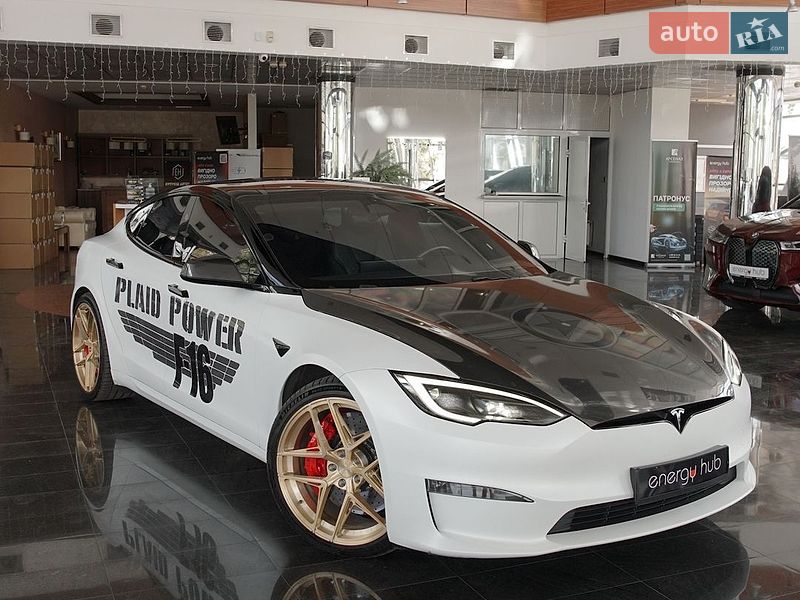 Лифтбек Tesla Model S 2023 в Днепре