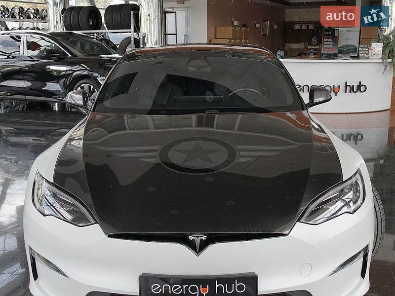 Лифтбек Tesla Model S 2023 в Днепре