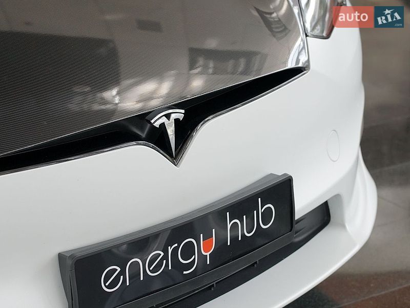 Лифтбек Tesla Model S 2023 в Днепре