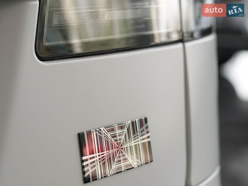 Лифтбек Tesla Model S 2023 в Днепре
