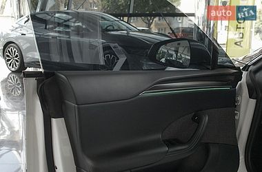 Лифтбек Tesla Model S 2023 в Днепре