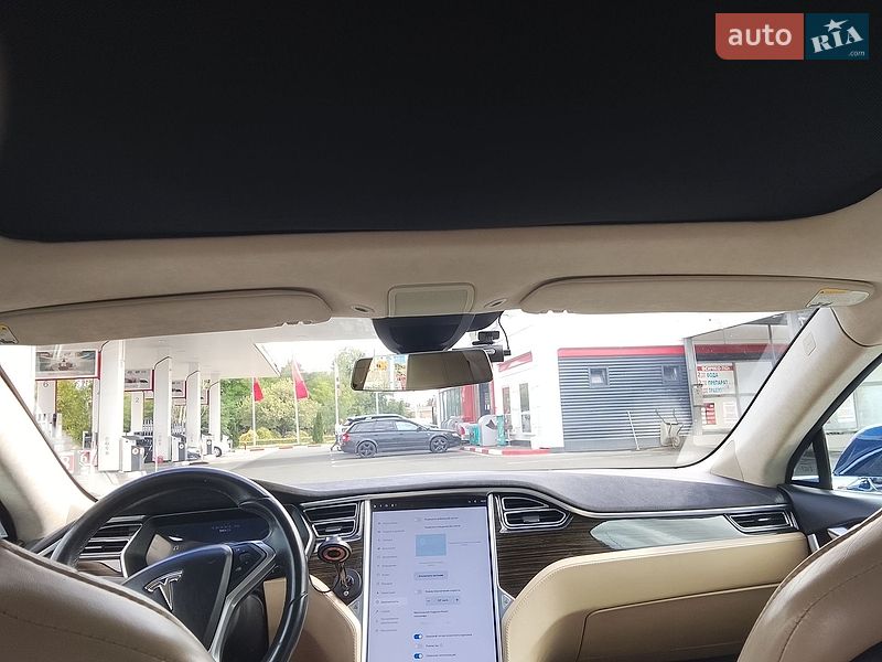 Лифтбек Tesla Model S 2016 в Днепре