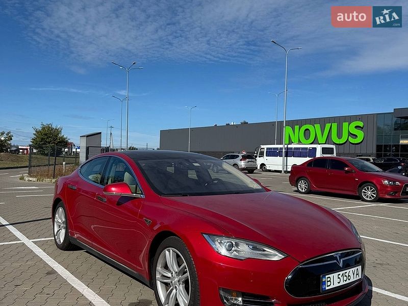 Tesla Model S 2014