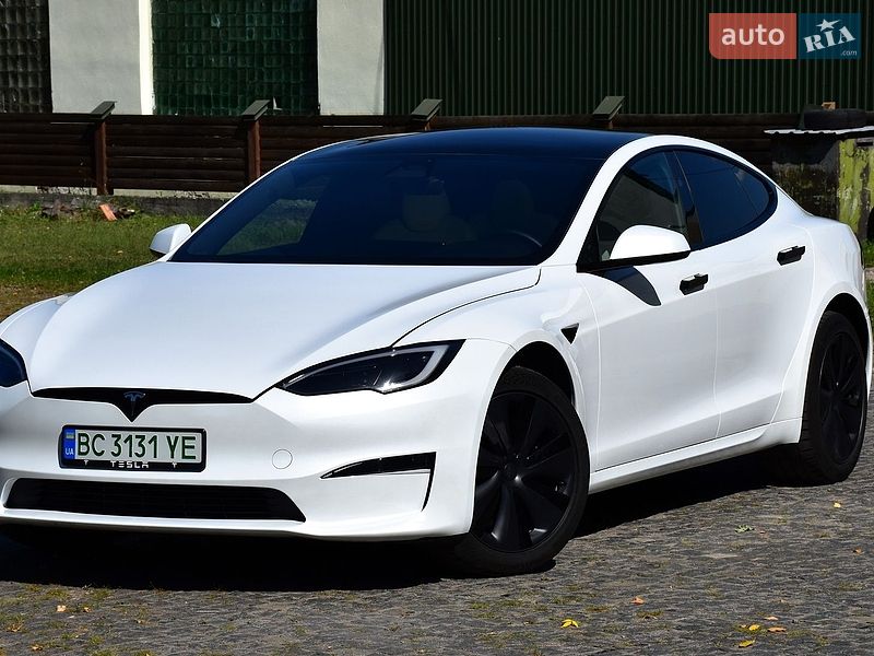 Лифтбек Tesla Model S 2023 в Дрогобыче