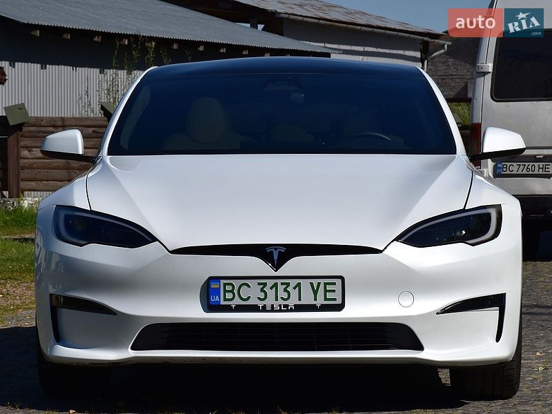 Лифтбек Tesla Model S 2023 в Дрогобыче