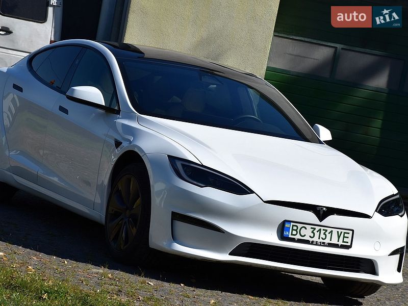 Лифтбек Tesla Model S 2023 в Дрогобыче