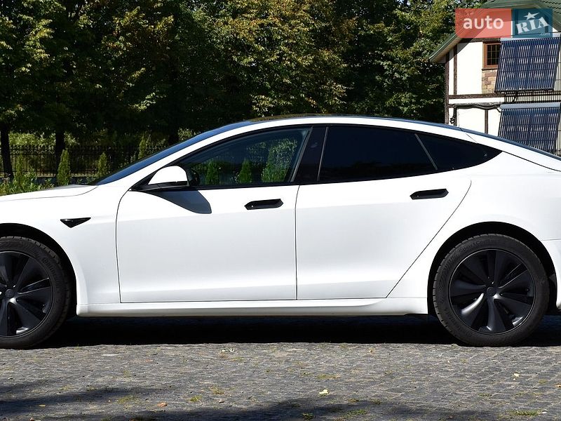Лифтбек Tesla Model S 2023 в Дрогобыче