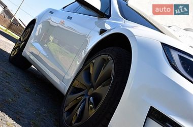 Лифтбек Tesla Model S 2023 в Дрогобыче