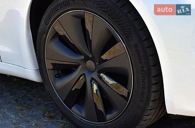 Лифтбек Tesla Model S 2023 в Дрогобыче