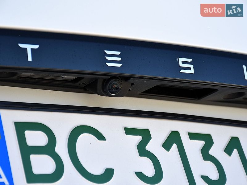 Лифтбек Tesla Model S 2023 в Дрогобыче