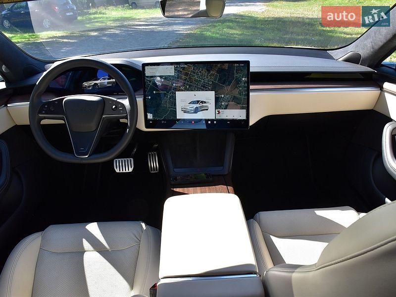 Лифтбек Tesla Model S 2023 в Дрогобыче