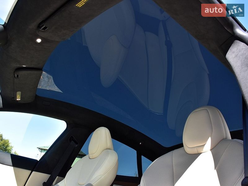 Лифтбек Tesla Model S 2023 в Дрогобыче
