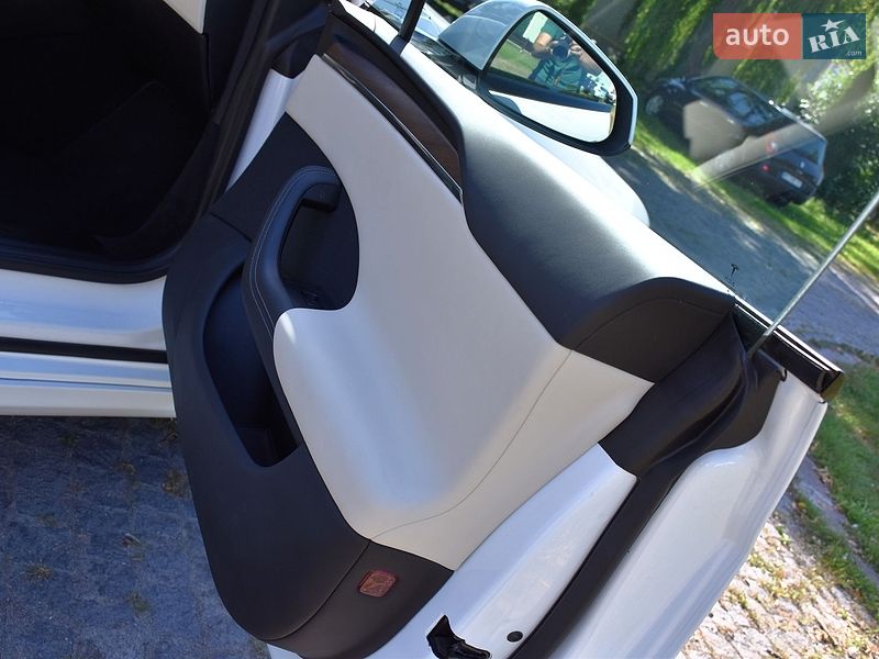 Лифтбек Tesla Model S 2023 в Дрогобыче