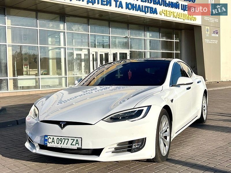 Tesla Model S 2016