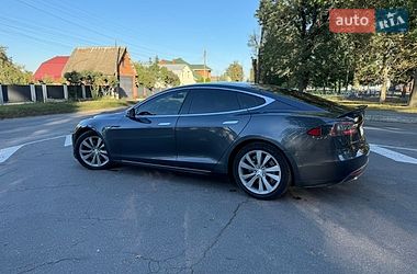 Лифтбек Tesla Model S 2015 в Виннице