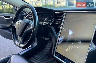 Лифтбек Tesla Model S 2015 в Виннице