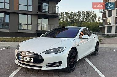 Ліфтбек Tesla Model S 2014 в Тернополі