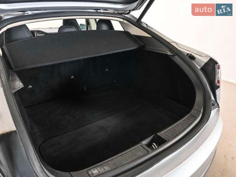 Ліфтбек Tesla Model S 2015 в Рівному фото 52 Ліфтбек Tesla Model S 2015 в Рівному