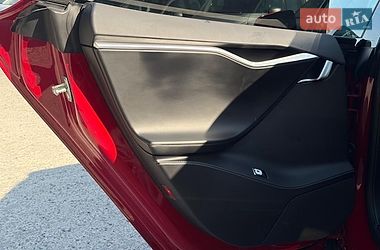 Лифтбек Tesla Model S 2018 в Львове