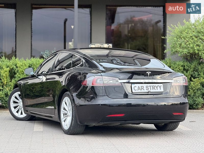 Лифтбек Tesla Model S 2017 в Стрые