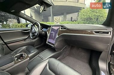 Лифтбек Tesla Model S 2017 в Стрые