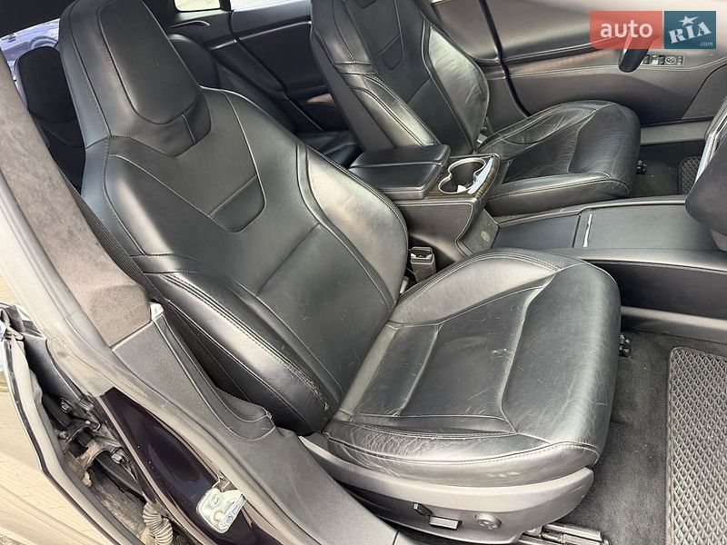 Лифтбек Tesla Model S 2017 в Стрые