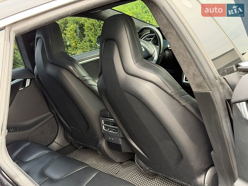 Лифтбек Tesla Model S 2017 в Стрые