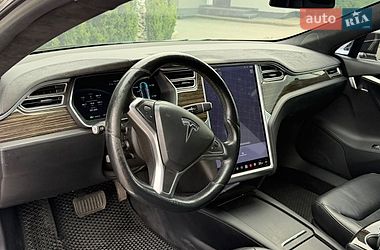 Лифтбек Tesla Model S 2017 в Стрые