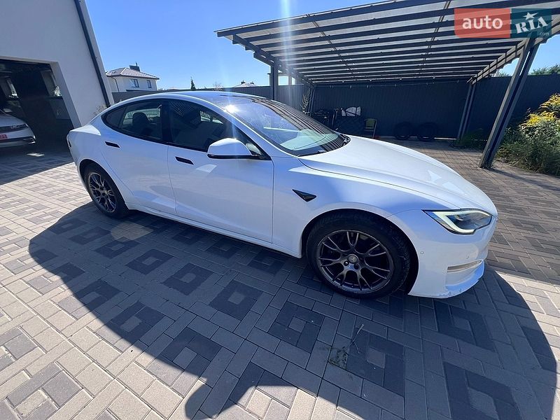 Лифтбек Tesla Model S 2021 в Киеве фото 3 Лифтбек Tesla Model S 2021 в Киеве