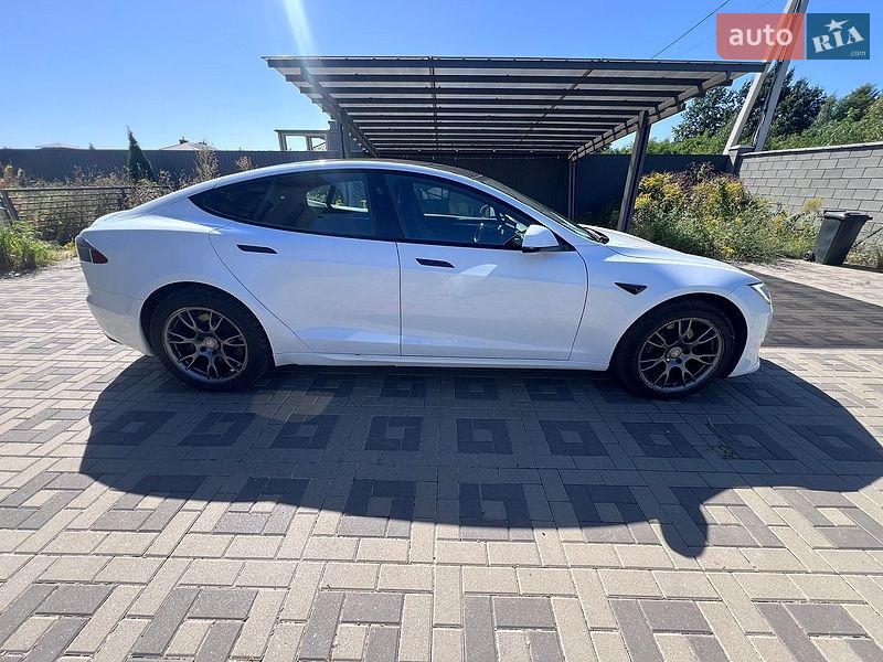 Лифтбек Tesla Model S 2021 в Киеве фото 5 Лифтбек Tesla Model S 2021 в Киеве