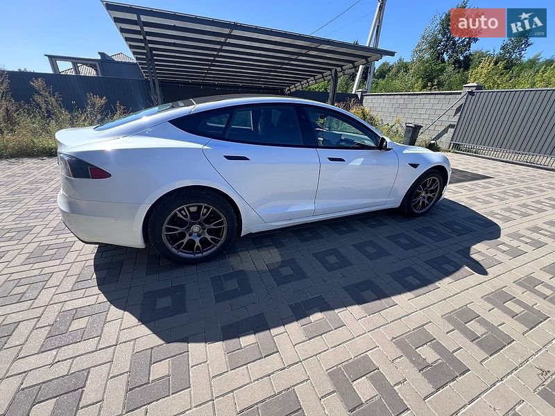 Лифтбек Tesla Model S 2021 в Киеве фото 6 Лифтбек Tesla Model S 2021 в Киеве