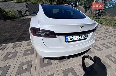 Лифтбек Tesla Model S 2021 в Киеве фото 10 Лифтбек Tesla Model S 2021 в Киеве