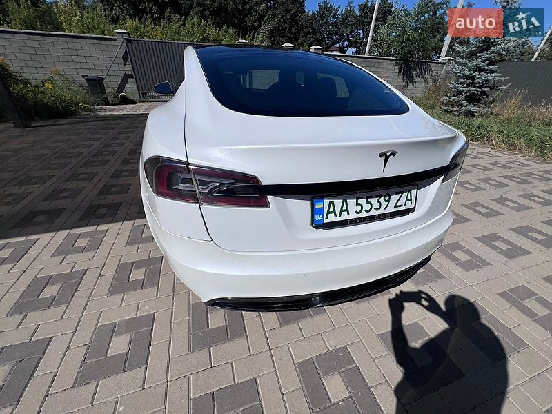 Лифтбек Tesla Model S 2021 в Киеве фото 10 Лифтбек Tesla Model S 2021 в Киеве