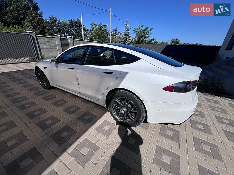 Ліфтбек Tesla Model S 2021 в Києві