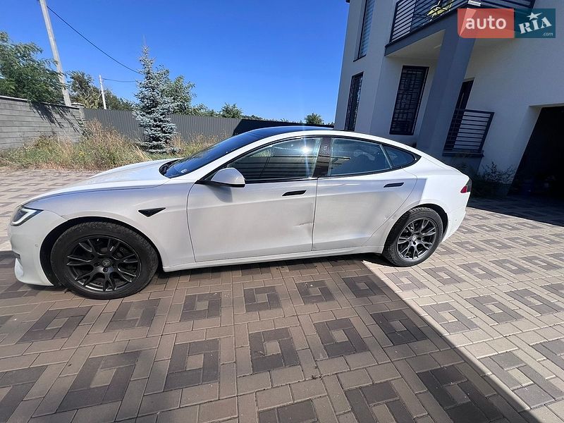 Лифтбек Tesla Model S 2021 в Киеве фото 17 Лифтбек Tesla Model S 2021 в Киеве
