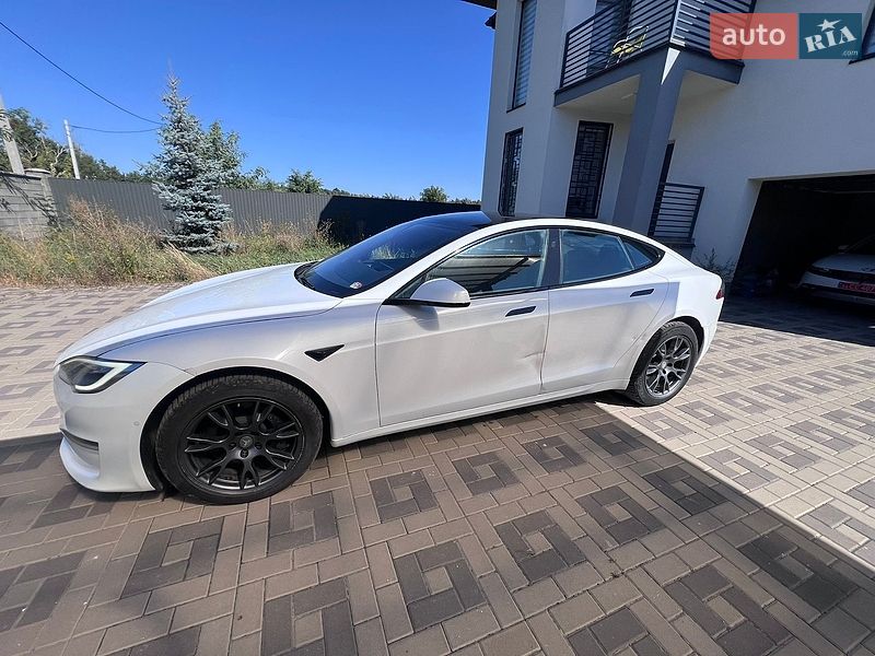 Лифтбек Tesla Model S 2021 в Киеве фото 18 Лифтбек Tesla Model S 2021 в Киеве