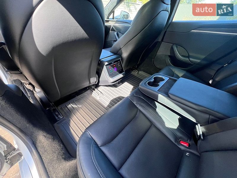 Лифтбек Tesla Model S 2021 в Киеве фото 29 Лифтбек Tesla Model S 2021 в Киеве